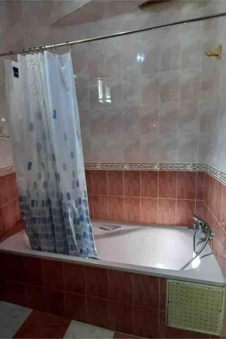 Apartment Oumnia 1 - City Center 丹吉尔 外观 照片